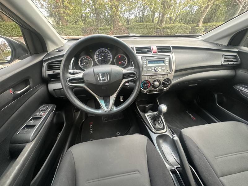 HONDA - CITY - 2014/2014 - Cinza - R$ 55.900,00