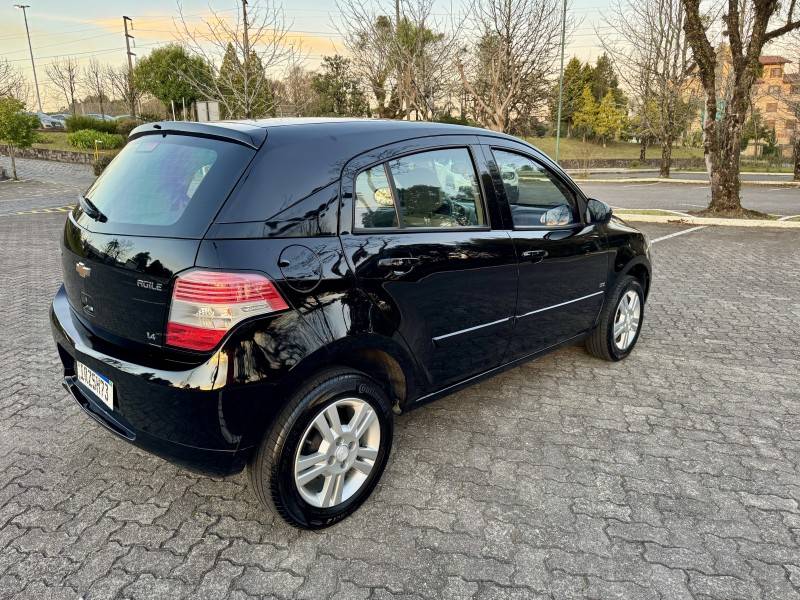 CHEVROLET - AGILE - 2011/2011 - Preta - R$ 33.900,00