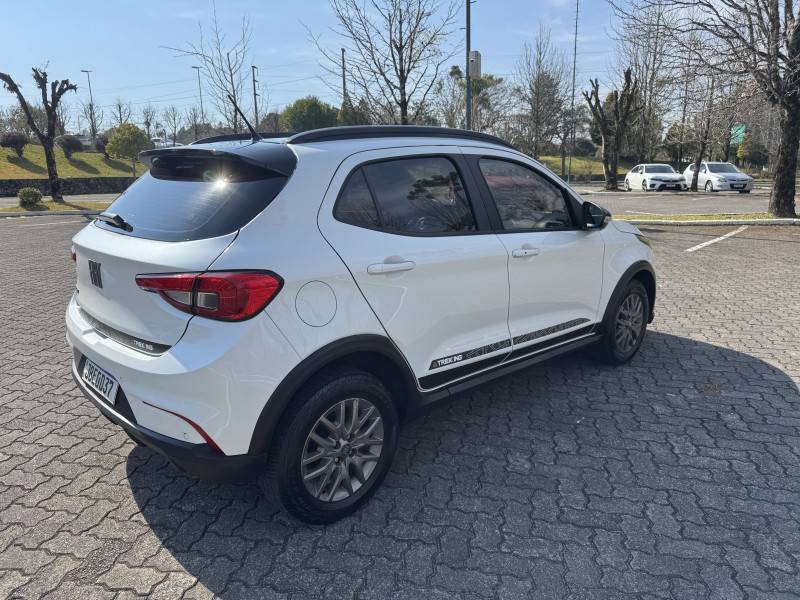 FIAT - ARGO - 2021/2022 - Branca - R$ 69.900,00