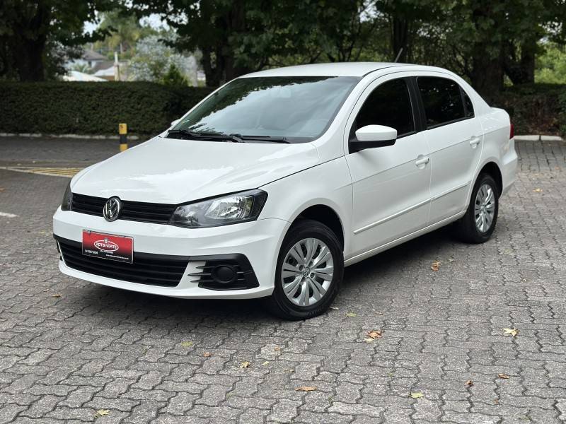 VOLKSWAGEN - VOYAGE - 2016/2017 - Branca - R$ 46.900,00