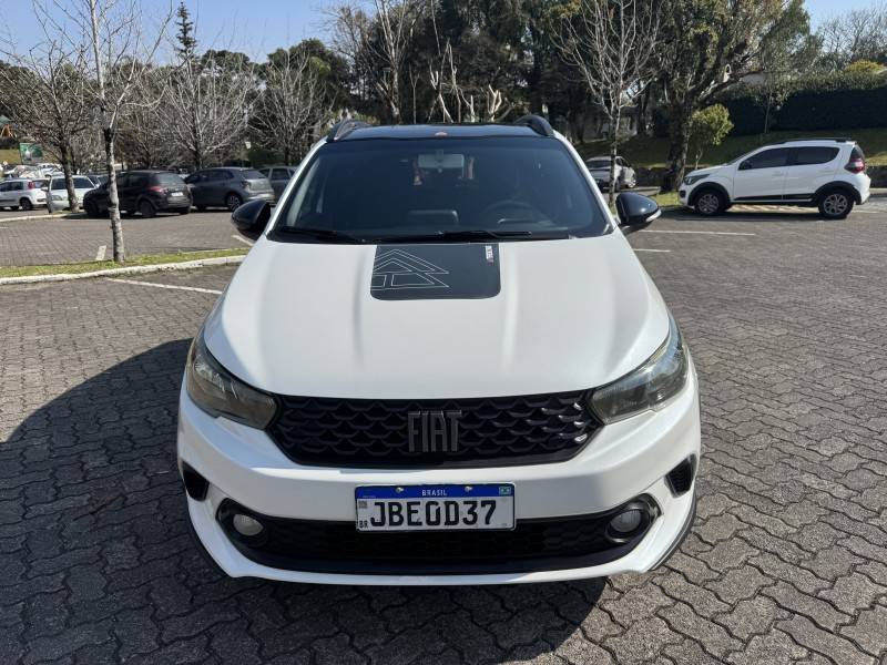 FIAT - ARGO - 2021/2022 - Branca - R$ 69.900,00