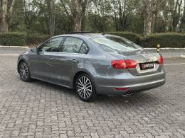VOLKSWAGEN - JETTA - 2012/2012 - Cinza - R$ 68.900,00