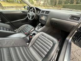 VOLKSWAGEN - JETTA - 2012/2012 - Cinza - R$ 68.900,00