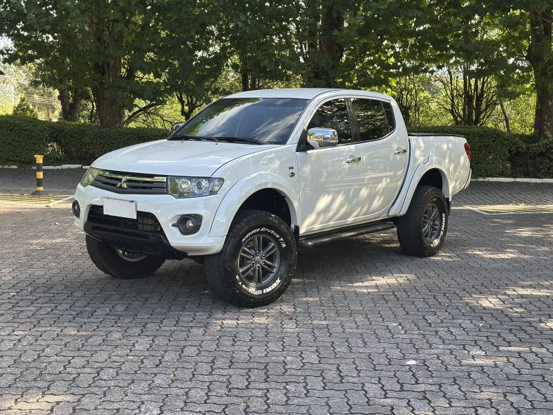 MITSUBISHI - L200 TRITON - 2014/2015 - Branca - R$ 104.900,00