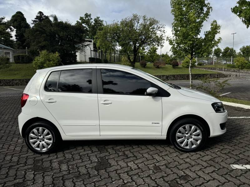 VOLKSWAGEN - FOX - 2014/2014 - Branca - R$ 41.900,00