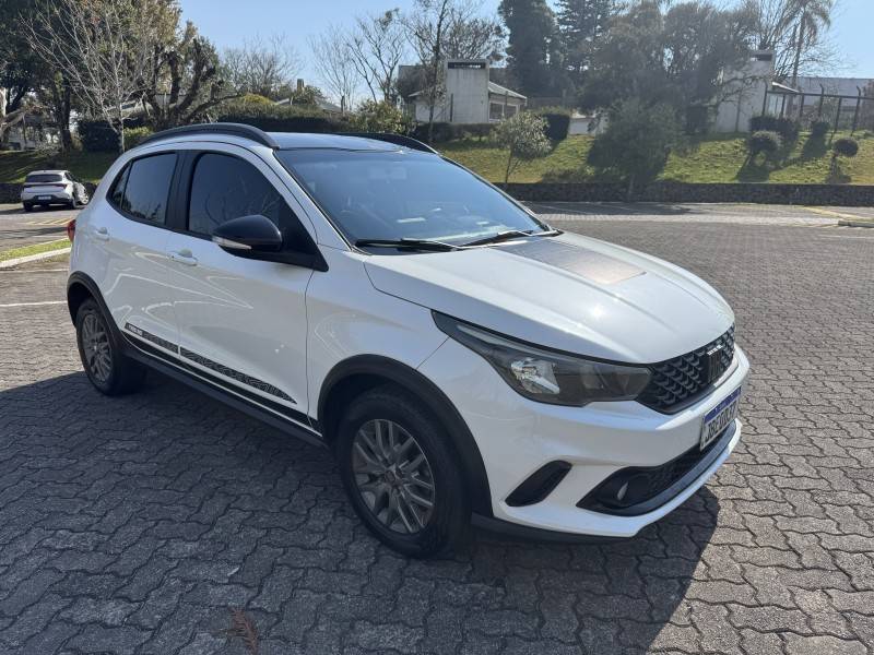 FIAT - ARGO - 2021/2022 - Branca - R$ 69.900,00