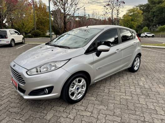 FORD - FIESTA - 2014/2015 - Prata - R$ 46.900,00