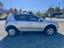 RENAULT - SANDERO - 2015/2015 - Prata - R$ 48.900,00